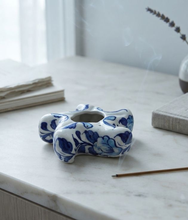 Ceramic star ashtry