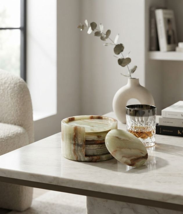 Onyx tea coaster